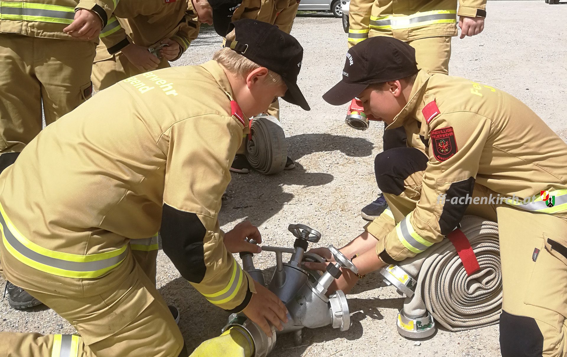 5. Mai 2018 Feuerwehrjugendübung – Thema: Formalexerzieren & Schaumangriff trocken