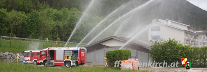 Übungsnachmittag mit Verkehrsunfall und Brand Reithalle